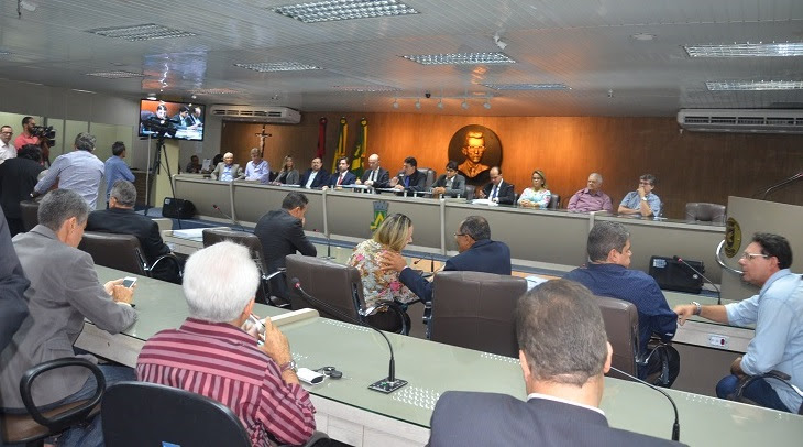 Secretário de Planejamento expõe Plano Estratégico de Desenvolvimento na Câmara Municipal de Campina Grande