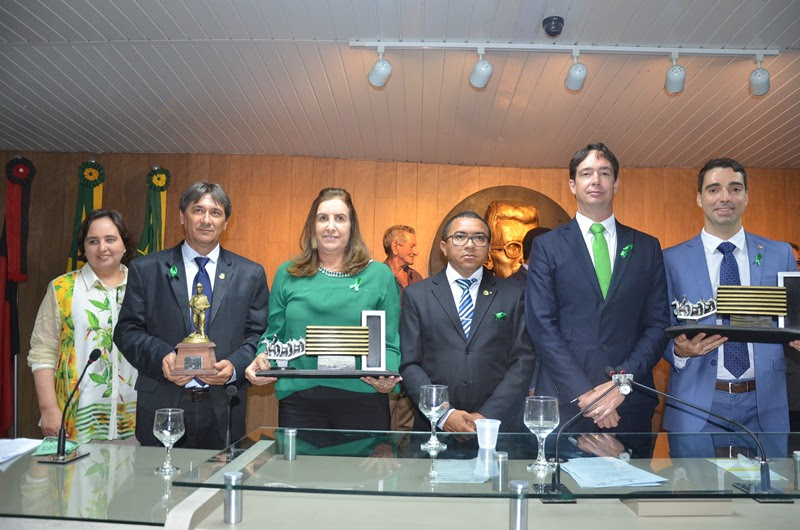 Secretária de Saúde da PMCG e procurador do MPT são homenageados durante sessão que instituiu campanha “Abril Verde” em Campina Grande