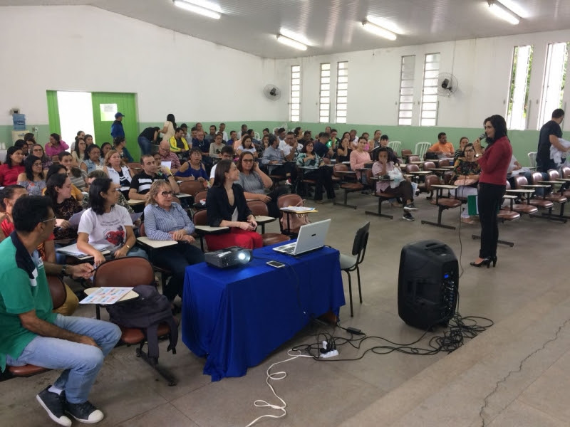 Seduc capacita professores para realizar teste de acuidade visual com alunos do Sistema Municipal de Ensino