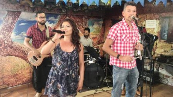 Forró na Vila agitou tarde de sábado na Vila do Artesão em mais uma prévia junina
