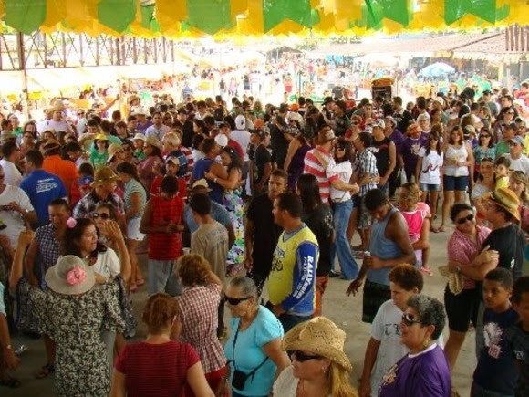 Muito forró e atrações diversas nos  Distritos e restaurantes de Campina Grande